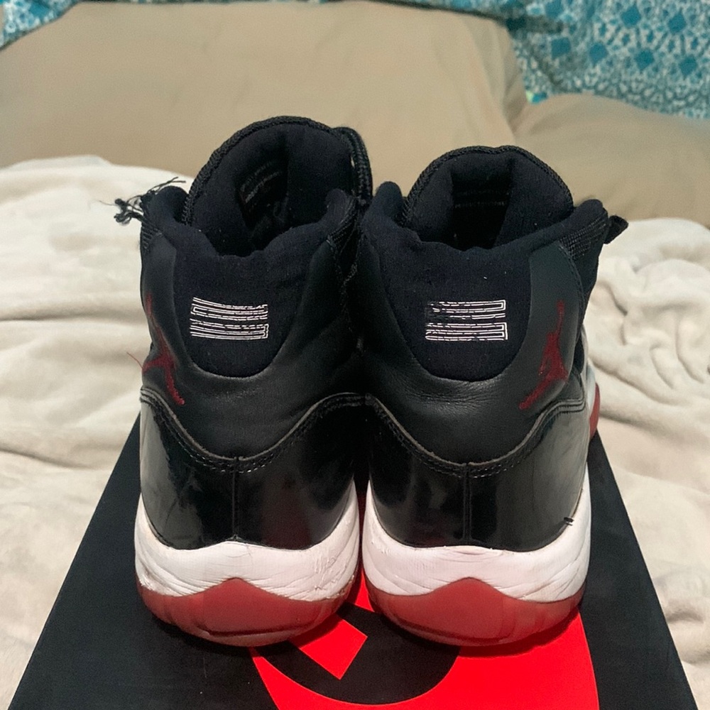 Used Mens bred 11